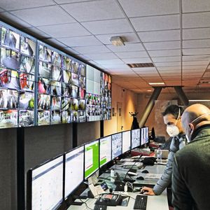 Etwa 1.500 Ein- und Ausgänge werden über rund 20 Beckhoff-Controller und zusätzliche Remote-I/Os zur Zentrale sicher übertragen und dort mit der Scada-Software Visiosuite überwacht und gesteuert. (Bild:  Umbra Control Srl)