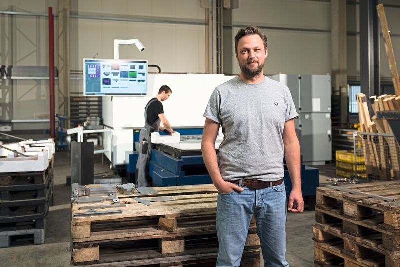 Tobias Rolf leitet ein modernes Unternehmen und setzt auf eine langfristige, partnerschaftliche Zusammenarbeit mit derzeit rund 600 Kunden aus unterschiedlichsten Branchen. (Trumpf)