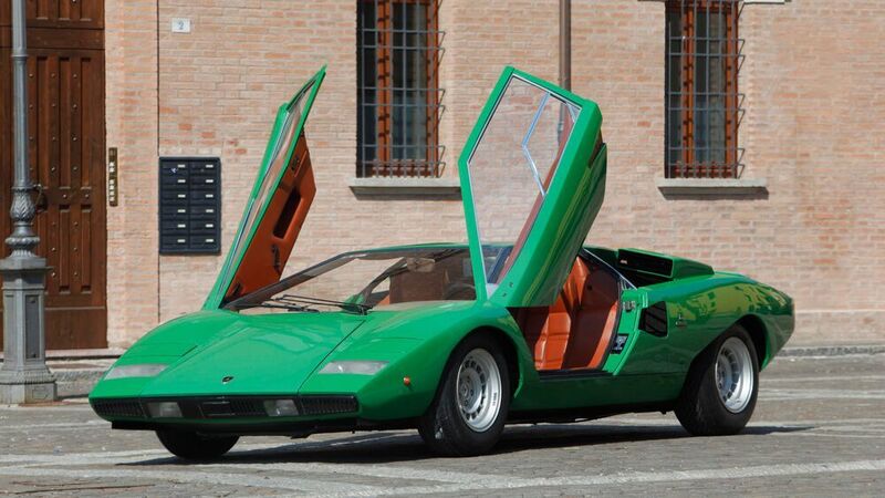 Lamborghini belebt den Countach wieder. Für den Antrieb der Neuauflage sorgt ein V12-Motor mit Allradantrieb. Zusätzlich ist ein E-Motor im Getriebe integriert. (Lamborghini)