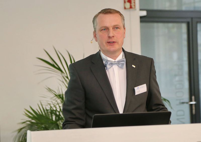 «Wir streben perfekte Prozesse an, um exzellente Produkte und Dienstleistungen zu realisieren. Wir wollen unsere Kunden von unserer Leistungs­fähigkeit begeistern», Gerd König, COO der Technologiegruppe Rundschleifen. (Anne Richter, SMM)