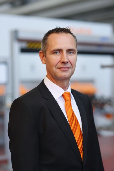 „Die Automobilindustrie setzt auf wandlungsfähige Produktionskonzepte und eine energie- und ressourceneffiziente Fertigung”, erklärt Frank Klingemann, Vorsitzender der Geschäftsführung der Kuka Systems GmbH. (Bild: Kuka Systems)