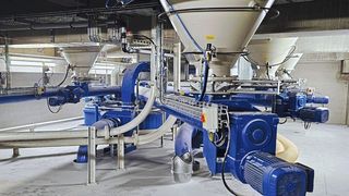 Siloabzug der Rohstoffe für den Mischprozess (Bild: Quat2ro)