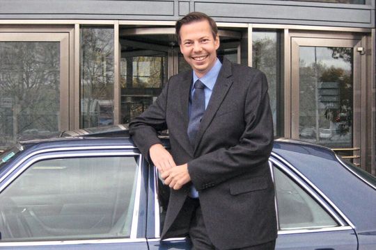 Ralf Stumpfernagel von Belmot (Mannheimer Versicherung) berät auch Kfz-Unternehmen im Bereich „Classic Business“. Etliche setzen sich in Sachen Young- und Oldtimer unwissentlich hohen Risiken aus, so der Assekuranz-Experte.(Bild:  Belmot)