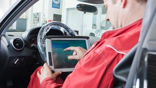 Das KBA droht Update-Verweigerern seit letztem Jahr mit der Stilllegung ihres Fahrzeugs. (Bild: ZDK)