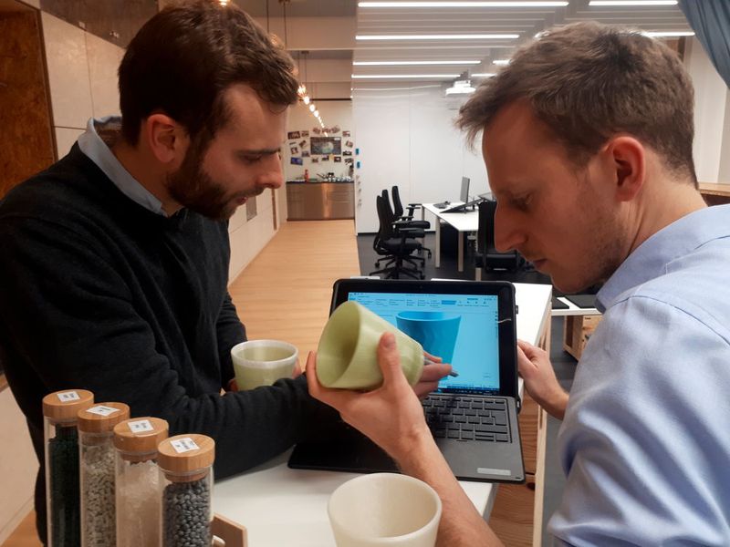 Seit rund zwei Jahren arbeitet ein Forschungsteam, das vom Siemens-internen Crowdfunding-Programm Quickstarter unterstützt wird, an der Initiative „Cleaning the Ocean is Our Business“. 
 (Siemens)