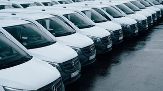 Aus zwei verschiedenen Gründen müssen derzeit Modelle des Mercedes Vito in die Werkstätten. (Bild: Daimler)