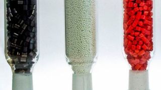 Standard forms of appearances of heterogeneous catalysts (from left to right): metal oxide catalyst in pelletized form, spherical and oxidic support. (Lanxess)