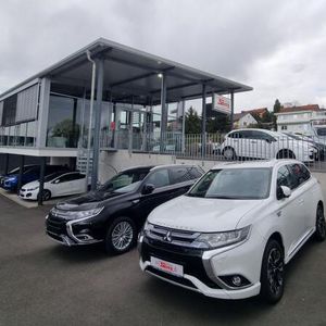 Da der Hauptbetrieb aus allen Nähten platzt, hat das Unternehmen sowohl das Gebrauchtwagengeschäft ...(Bild:  Autohaus Seitz)