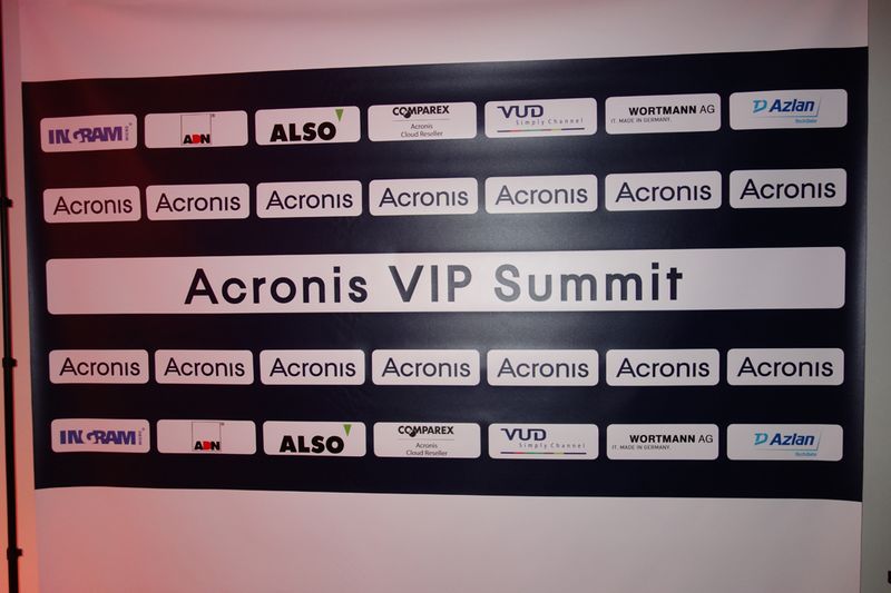 Acronis feiert mit seinen Partnern. (Bild: IT-BUSINESS)