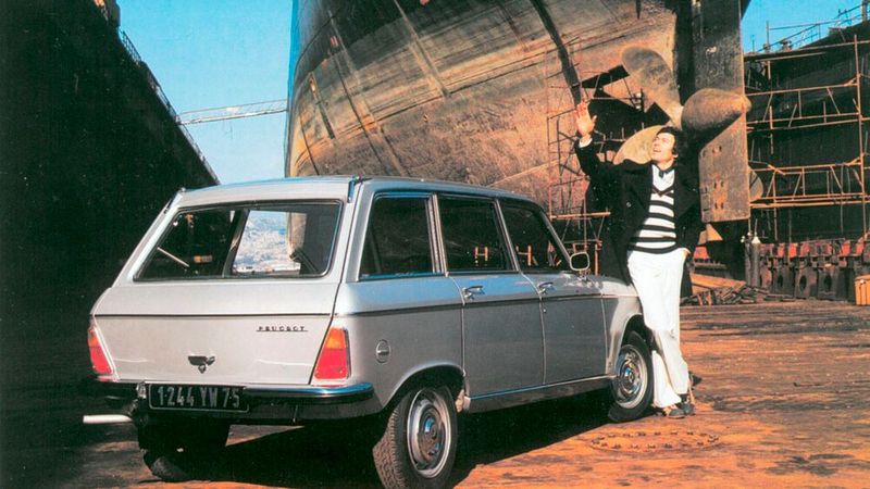 Vorsprung durch Frontantrieb und Diesel: Der 1967 präsentierte Peugeot 204 Break nahm das Konzept der kompakten Golf-Klasse vorweg. (Bild: Peugeot)