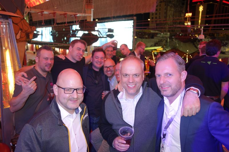 (v. l.) Horst Günther, ZOTAC, mit Achim Reichstein und Björn Siewert, S&K. (Bild: IT-BUSINESS)