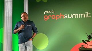 Sudir Hasbe, Präsident sowie Technology und Chief Product Officer bei Neo4j, erklärte, warum Graph-Technologien für bessere KI-Analysen eine sinnvolle Ergänzung der KI-Verarbeitungskette sind. (Bild: Rüdiger)