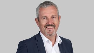 Bernhard Hagemann, director de la división de Economía Circular y subdirector del área de negocio de Axians: «Con nuestro enfoque integrado, aportamos transparencia a los flujos de materiales, aumentamos la eficiencia de los procesos y sentamos las bases digitales para los ciclos cerrados». (Imagen:Axians)