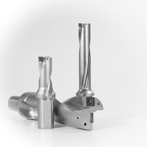 Das Vollbohrwerkzeug Maxi Drill 900 ermöglicht aufgrund seines Designs hohe Vorschubwerte für Bohrtiefen bis 5xD.