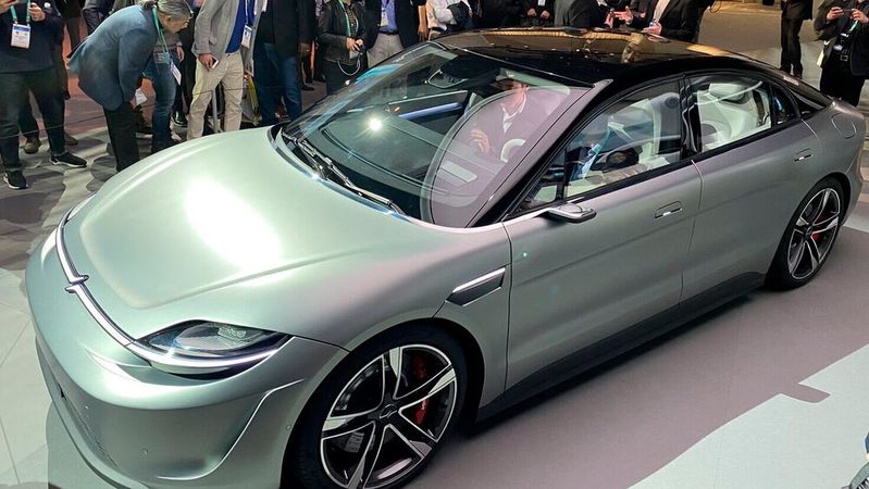 Sony hat den „Vision-S“ zusammen mit einer ganzen Reihe von Partnern entwickelt – allen voran Magna Steyr aus Österreich.(Bild:  press-inform)