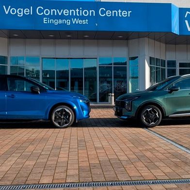 Zwei beliebte Kompakt-SUVs im direkten Vergleich: der Nissan Qashqai links und der Kia Sportage rechts. (Bild: Mauritz – VCG)