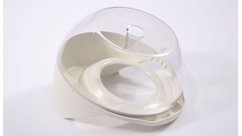 Der Wassertank des Saugers besteht aus zwei zunächst separaten Kunststoffbauteilen, die mittels dem Laser Kunststoff Schweißen dauerhaft, dicht und ästhetisch verbunden werden.(Bild:  Evosys Laser)