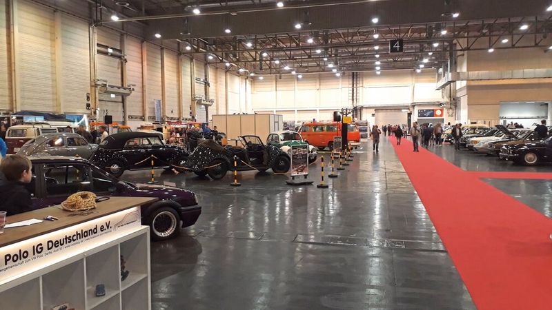 Die Halle 3: Wo sich einst der Volkswagen-Konzern mit all seinen Marken im Licht und mit viel Glamour präsentierte, herrscht in diesem Jahr eher Tristesse. (Bild: Dominsky – VCG)