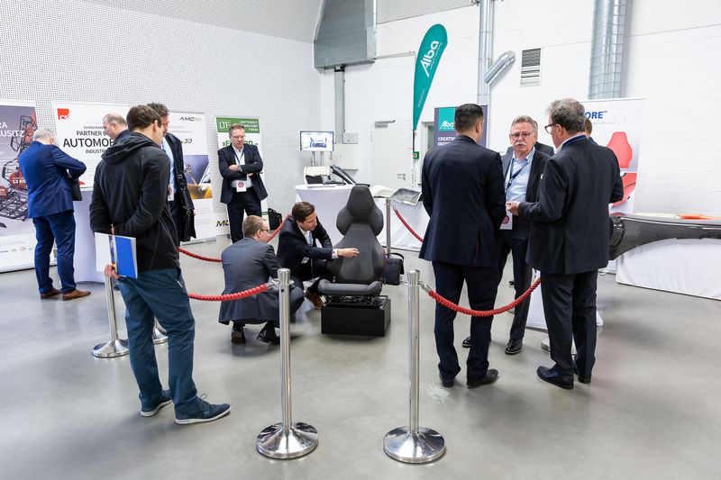 Ein minimalistischer Fahrzeugsitz, der komfortabel ist und trotzdem unter zehn Kilogramm wiegt. (Stefan Bausewein)