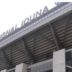 Für die Presse-Präsentation hatte sich der Importeur den Signal Iduna Park ausgesucht, das Stadion von Borussia Dortmund.(Archiv: Vogel Business Media)