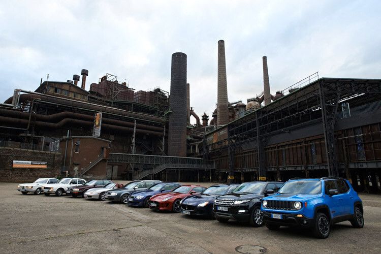 Automatikfahrzeuge von 1965 bis 2015: Drei-Gang- bis Neun-Gang-Automatik von links nach rechts. (Foto: ZF)