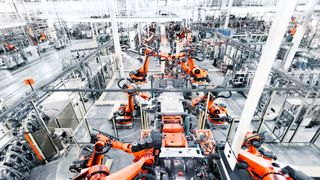 Typical application area: Industrial robots are used in numerous different production steps in the automotive industry. (Image:KUKA Group)