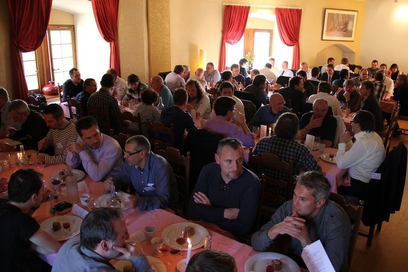 La partie repas et réseautage au Châteaude Pleujouse. (Image: Jinfo)