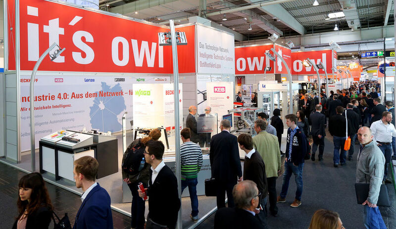 Auf dem OWL-Gemeinschaftsstand präsentieren 35 Unternehmen und Forschungsrichtungen Lösungen und Forschungsansätze für intelligente Produkte und Produktionsverfahren (Bild: OWL)
