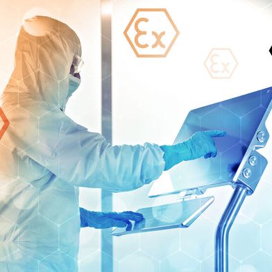 Ex-geschützte HMI-Systeme lassen sich in der Life-Science-Produktion nicht isoliert als Einzelkomponenten betrachten, denn hier greifen Explosionsschutz, Hygiene, IT-Integration und Bedienbarkeit eng ineinander. (Bild: Systec & Solutions)