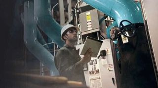 Qualcomm IoT ecosystem: Dragonwing processors form the hardware base, topped by a unified software stack for Linux, Windows, and Android, along with services for secure device management, on-device AI, video analysis, and positioning. (Image:Qualcomm)