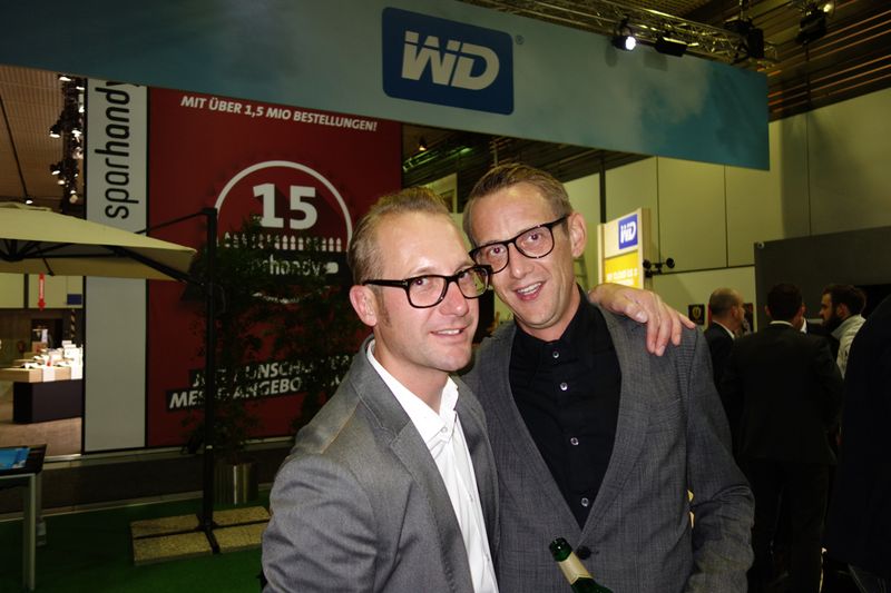 Gleicher Geschmack verbindet (l.) Jürgen Brumbauer, ALSO und Patrick Küpper, Littlebit (Bild: IT-BUSINESS)