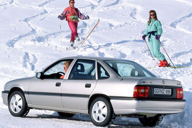 Ab März '93 ergänzte zudem ein neues 2,5-Liter-V6-Triebwerk das Aggregateprogramm. (Foto: Hersteller)