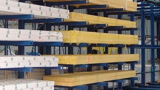 Kragarmregale bieten größtmögliche Flexibilität: Höhe, Nutztiefe und Ständeranzahl sind frei wählbar, die Regalnutzung erfolgt wahlweise ein- oder zweiseitig. (Hahn & Groh)