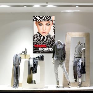 Die Large Format Displays sind eine Komplettlösung aus Display, integriertem Mediaplayer und der Managementsoftware MagicInfo von Samsung.