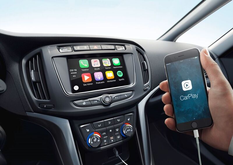 Apples Car Play ist bei Kunden sehr beliebt. Nun bekommt die App noch mehr Zugriff im Cockpit diverser Automarken. 