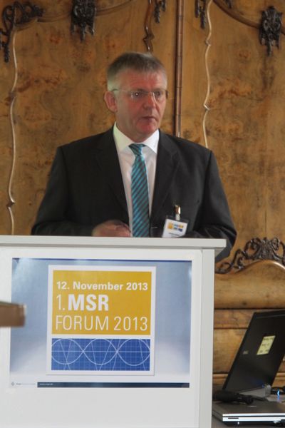 Referenten des MSR-Forums im Rahmen der Förderprozess-Foren 2013 in Würzburg   Referent: Joachim Koelsch (Siemens) Thema: Druckverlust und Fließgeschwindigkeit - Qualität und Genauigkeit. Applikationserfahrungen mit Durchflussmessungen in der Lebensmittelindustrie   Zitat: Kurze Baulängen und möglichst hohe Rohrquerschnitte in Coriolis 2-Rohrsystemen eignen sich besonders bei viskosen Produkten Druckverluste zu minimieren.  (Bild: PROCESS/Ernhofer)