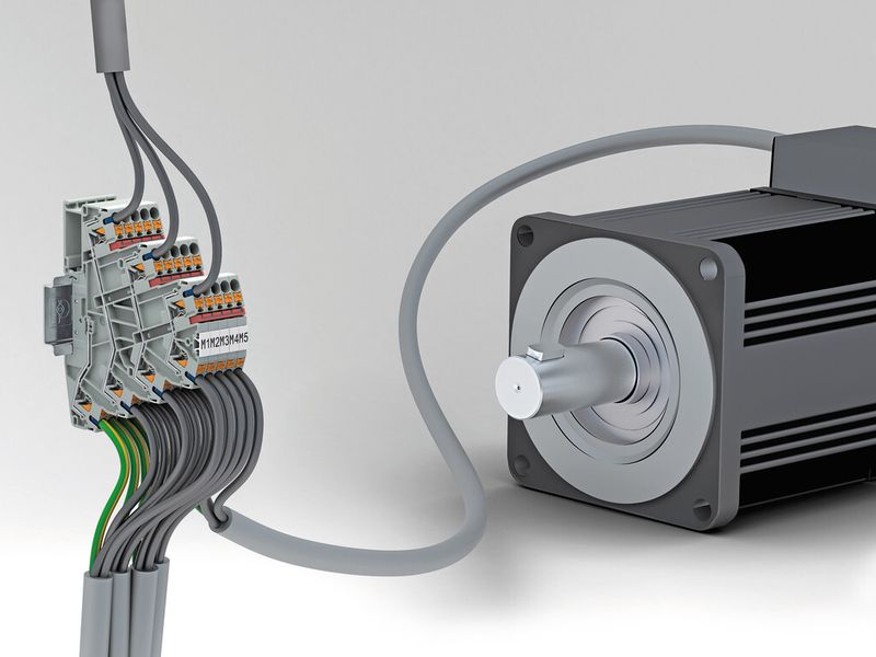 Bild 1: Übersichtlich und platzsparend zugleich sind Motorenklemmen mit Push-in-Anschlusstechnik und vielfältigen Brückungsmöglichkeiten. (Bild: Phoenix Contact)
