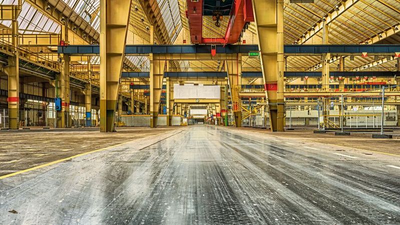 Die Folgen der Corona-Pandemie werden sich erst mit Verzögerung bemerkbar machen. Sie könnten mit Werksschließungen und Entlassungen „brutal“ ausfallen.(Bild:  gemeinfrei /  Pixabay)