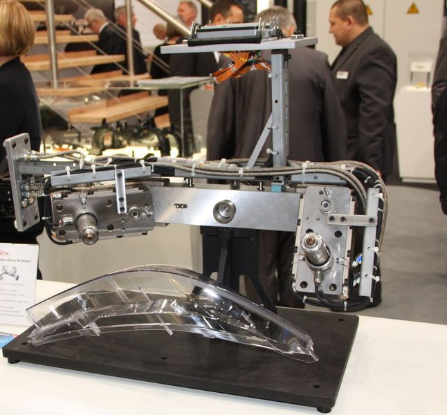 Its exhibits included this hot runner system... (Source: Culp)