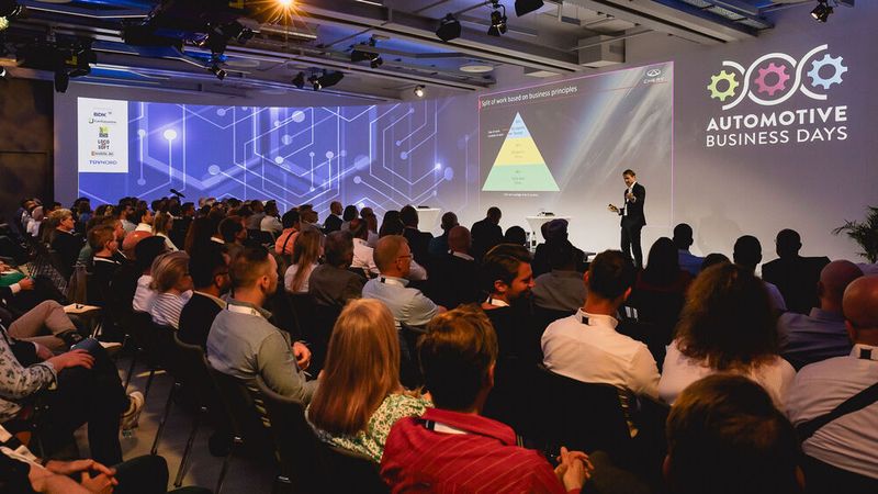 Knapp 600 Autohändler, Dienstleister und Herstellervertreter nahmen an den Würzburger Automotive Business Days 2024 teil. (Bild: Foto: Stefan Bausewein)