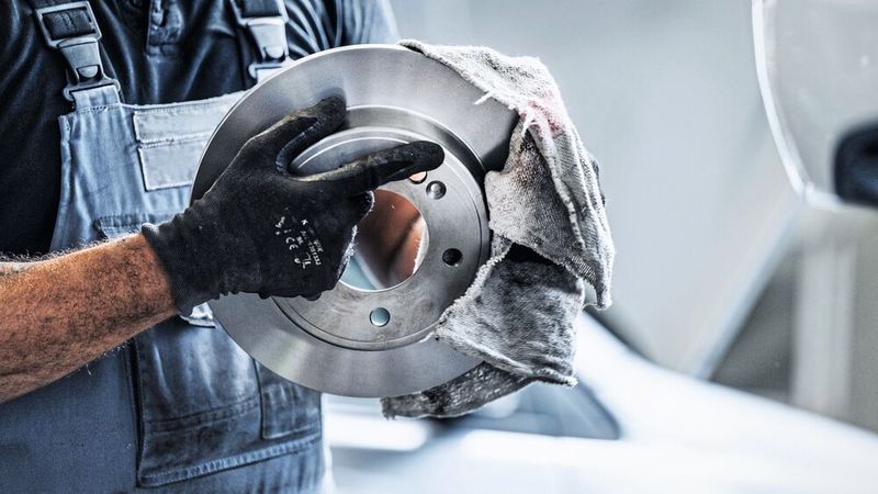 Der ZDK hält die Inhalte der neuen Warenkaufrichtlinie in Bezug auf die Verlängerung der Gewährleistungsfristen bei Gebrauchtwagen für missverständlich.(Bild:  ProMotor)