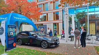 In Berlin präsentierten TÜV Nord und Carly die Ergebnisse ihrer gemeinsamen Untersuchung zur digitalen Fahrzeugdiagnose.  (Bild: Tonka GmbH)