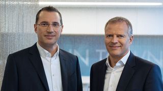 E-Commerce im Fahrzeugvertrieb oder Autoabo? Trendthemen der Branche wie diese haben Steffen Hahn, Alleingesellschafter der Hahn-Gruppe, und Geschäftsführer Frank Brecht auf dem Schirm, pflegen aber eine eigenständige Haltung dazu. (Bild: Hahn-Gruppe)