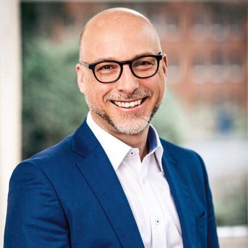 Prof. Dr. Carsten Suntrop, Geschäftsführer CMC² und Professor an der EUFH: „Industrie 4.0 und massive Effizienzsteigerung sind nur noch über die Vernetzung der Supply Chain-Beteiligten machbar.“ (Suntrop)