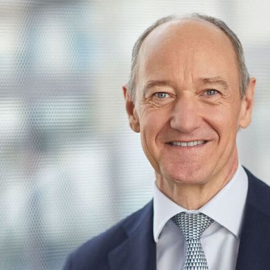 CEO Roland Busch: „Indem wir den einzigartigen Datenschatz unserer Unternehmen für generative KI-Modelle verfügbar machen, können wir völlig neue Stufen der Produktivität erreichen.“ (Bild: Enno Kapitza)