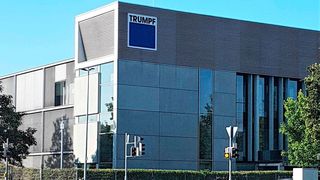 Das Ditzinger Hightech-Unternehmen Trumpf meldet zum Abschluss des Geschäftsjahres ein kleines Umsatzplus und eine sehr gute Auftragslage. Dennoch sollte man lieber abwarten, was die kommenden Monate noch bringen werden – Stichwort Materialmangel. (Trumpf)