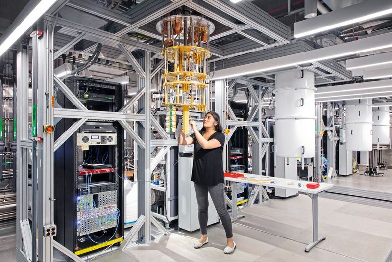 Neben den Investitionen hat Bosch eine Partnerschaft mit IBM angekündigt. Bosch bekommt so Zugriff auf Quantencomputer. (Bild:  Connie Zhou/IBM)