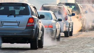 Laut einer Studie der PA Consulting Group drohen den 13. führenden Herstellern Europas CO2-Strafzahlungen in Höhe von 14,5 Milliarden Euro. (Mann+Hummel)