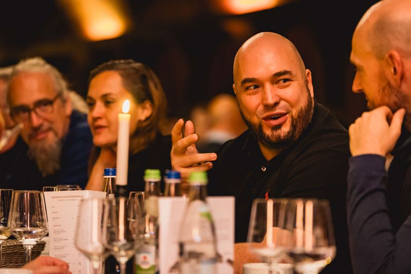 ...auch Inhalte der Präsentationen werden näher besprochen... (Bild: Stefan Bausewein)