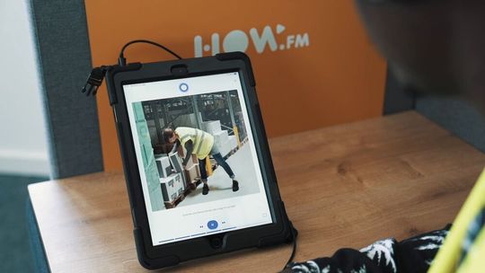 Visual Work Instructions (VWI) sind ein zeiteffizienter Gegenentwurf zu typischen Arbeitsanweisungen über Prozesshandbücher und zugerufenen Aufgaben. Visual Work Instructions (VWI) sind ein zeiteffizienter Gegenentwurf zu typischen Arbeitsanweisungen über Prozesshandbücher und zugerufenen Aufgaben.